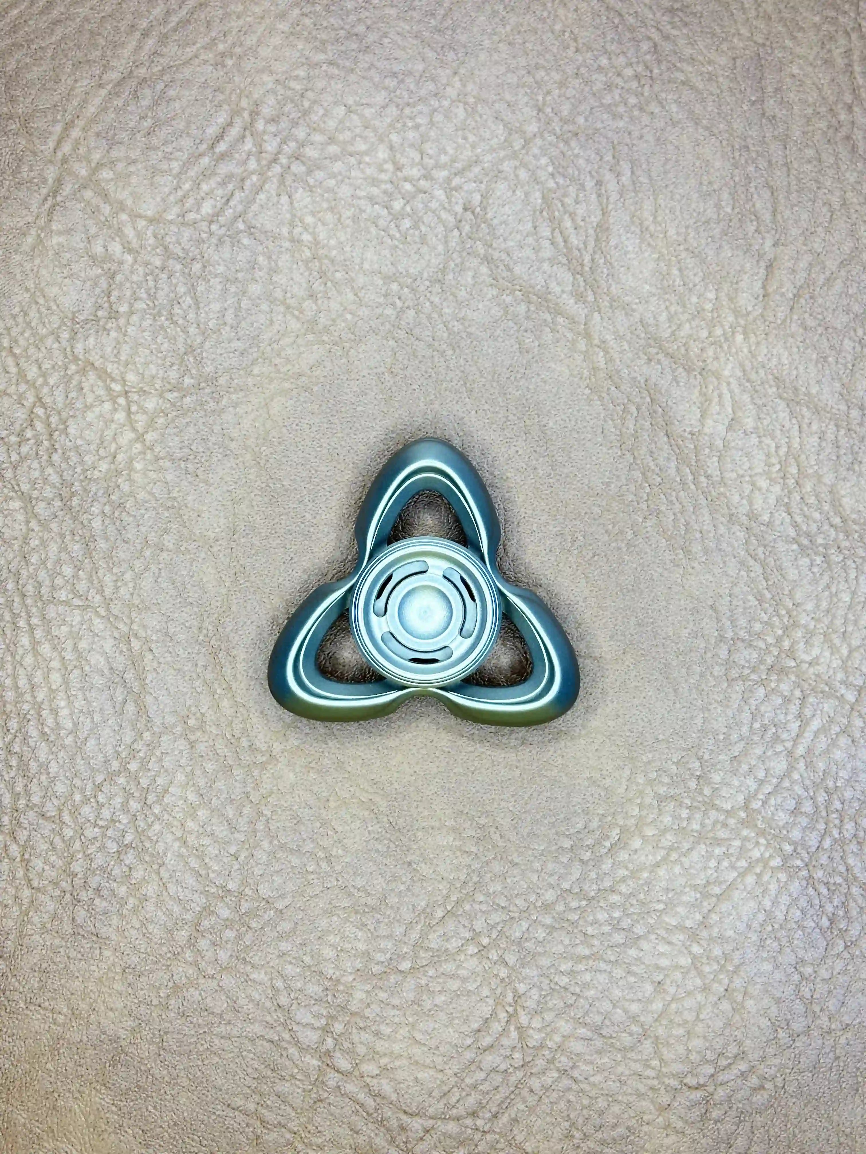 RelixRot Cat's Eye Finger Spinner