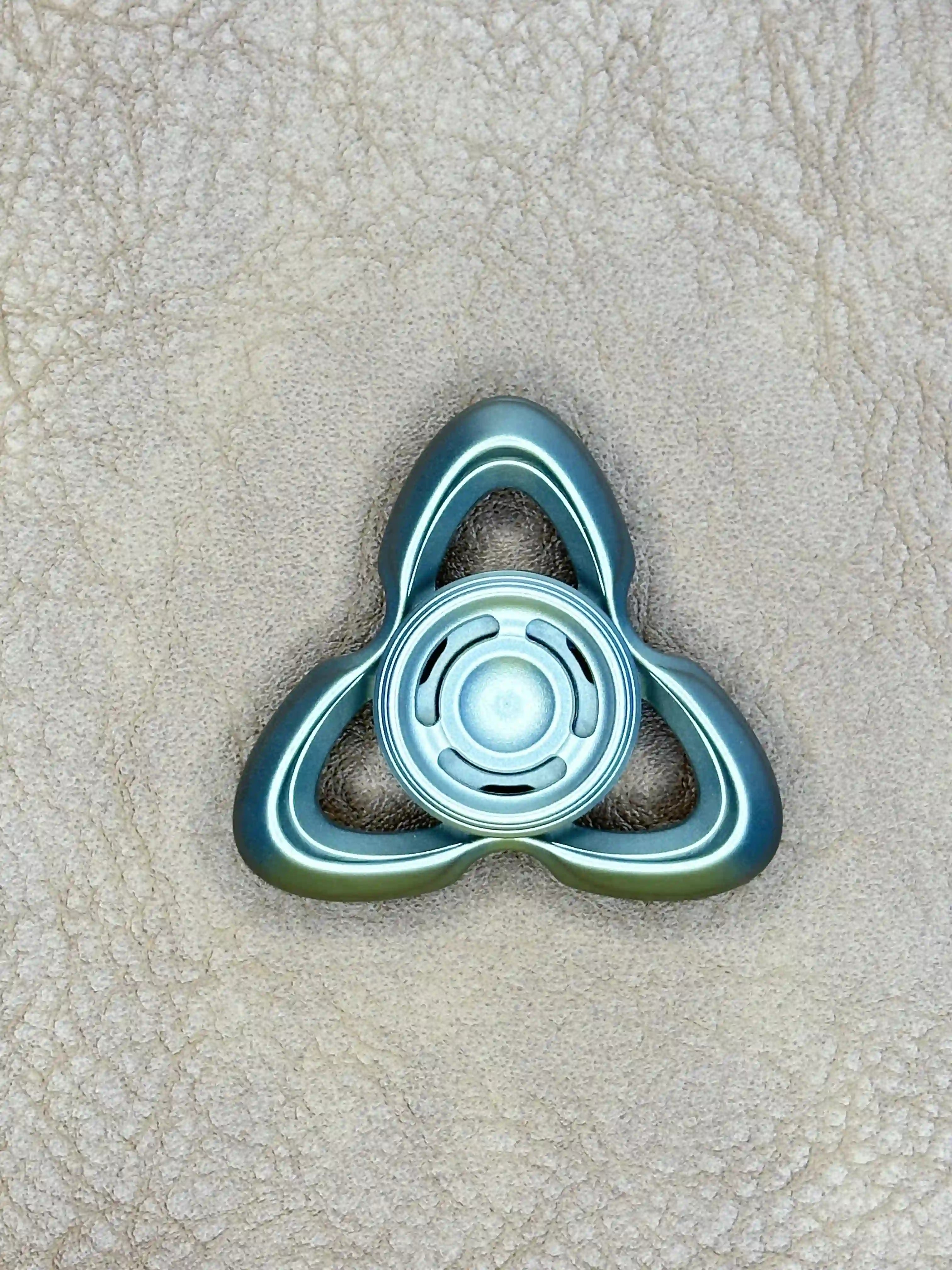 RelixRot Cat's Eye Finger Spinner