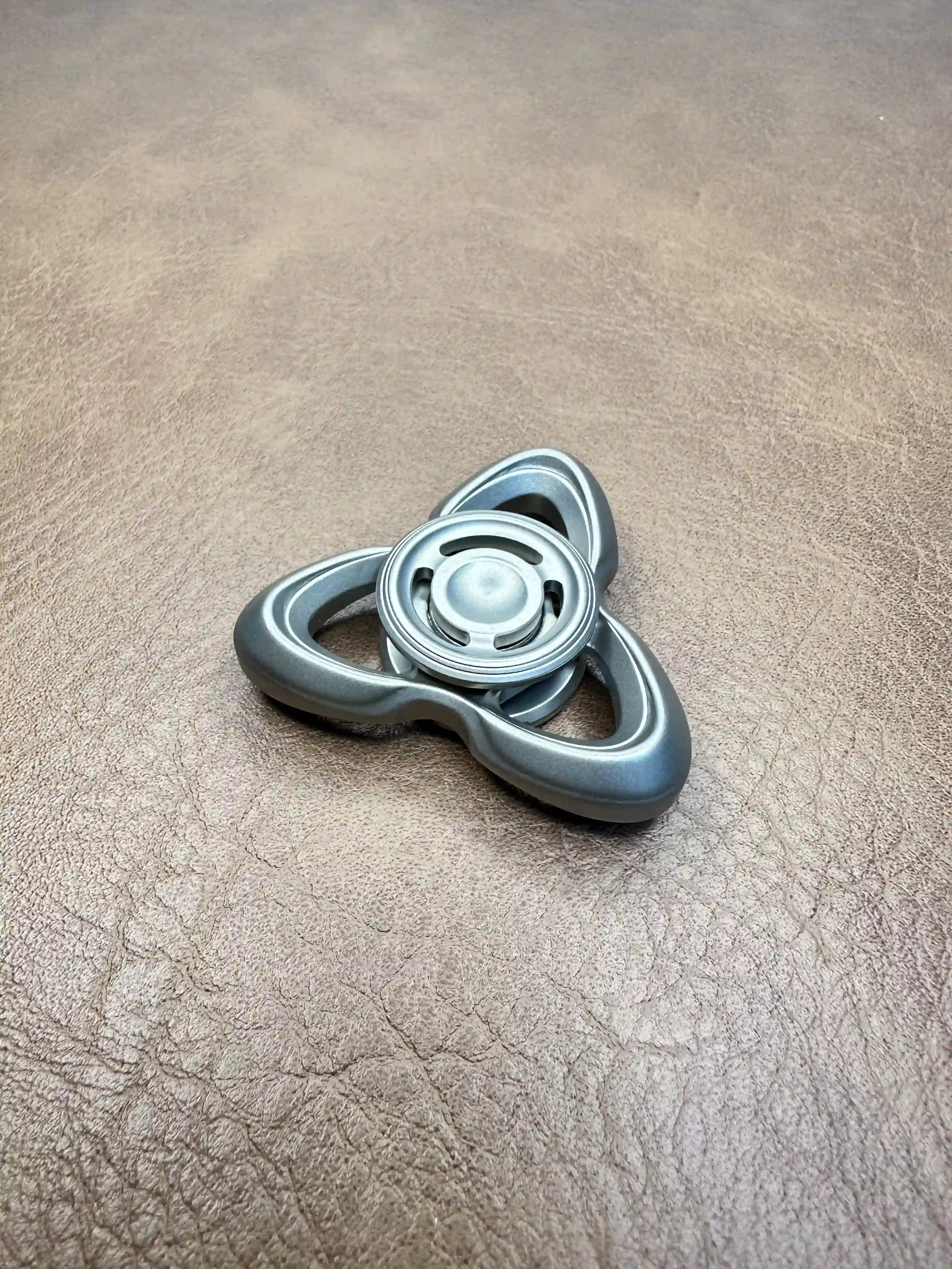 RelixRot Cat's Eye Finger Spinner