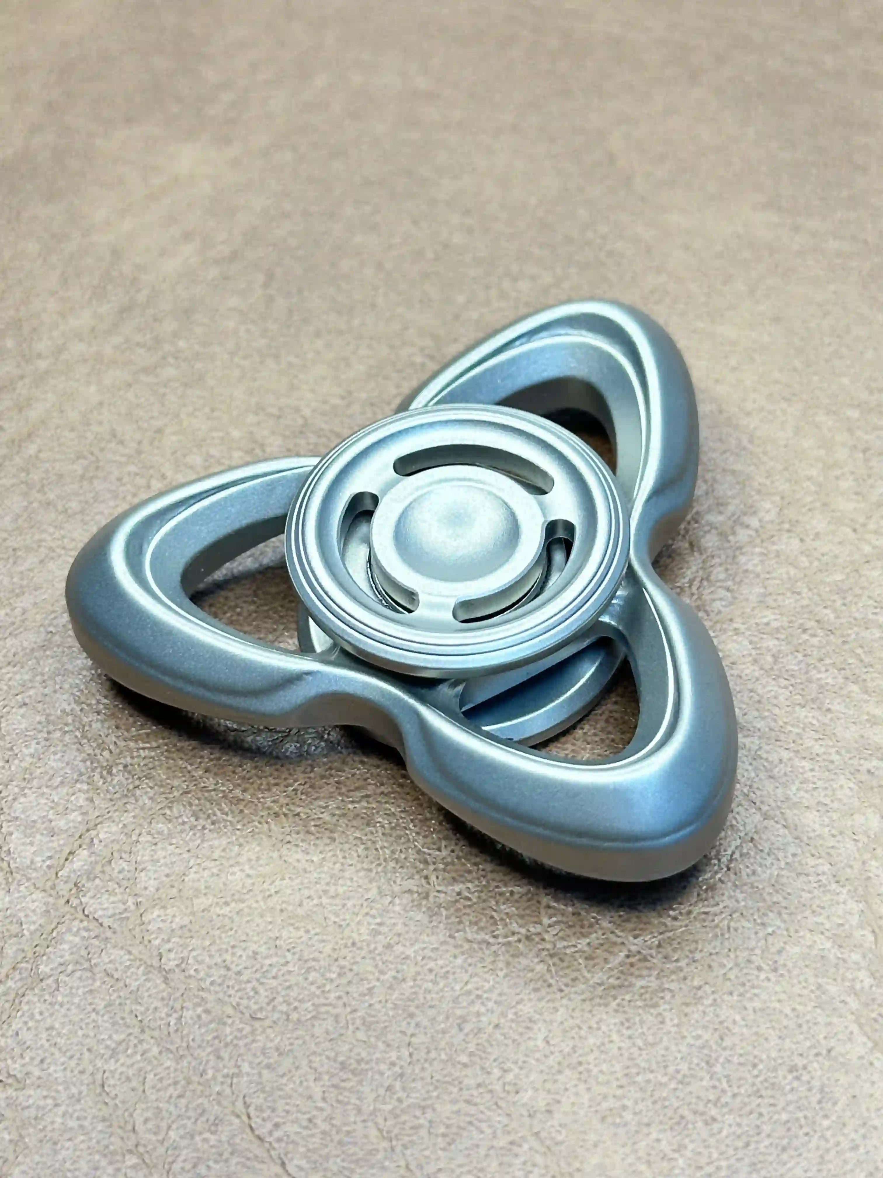 RelixRot Cat's Eye Finger Spinner