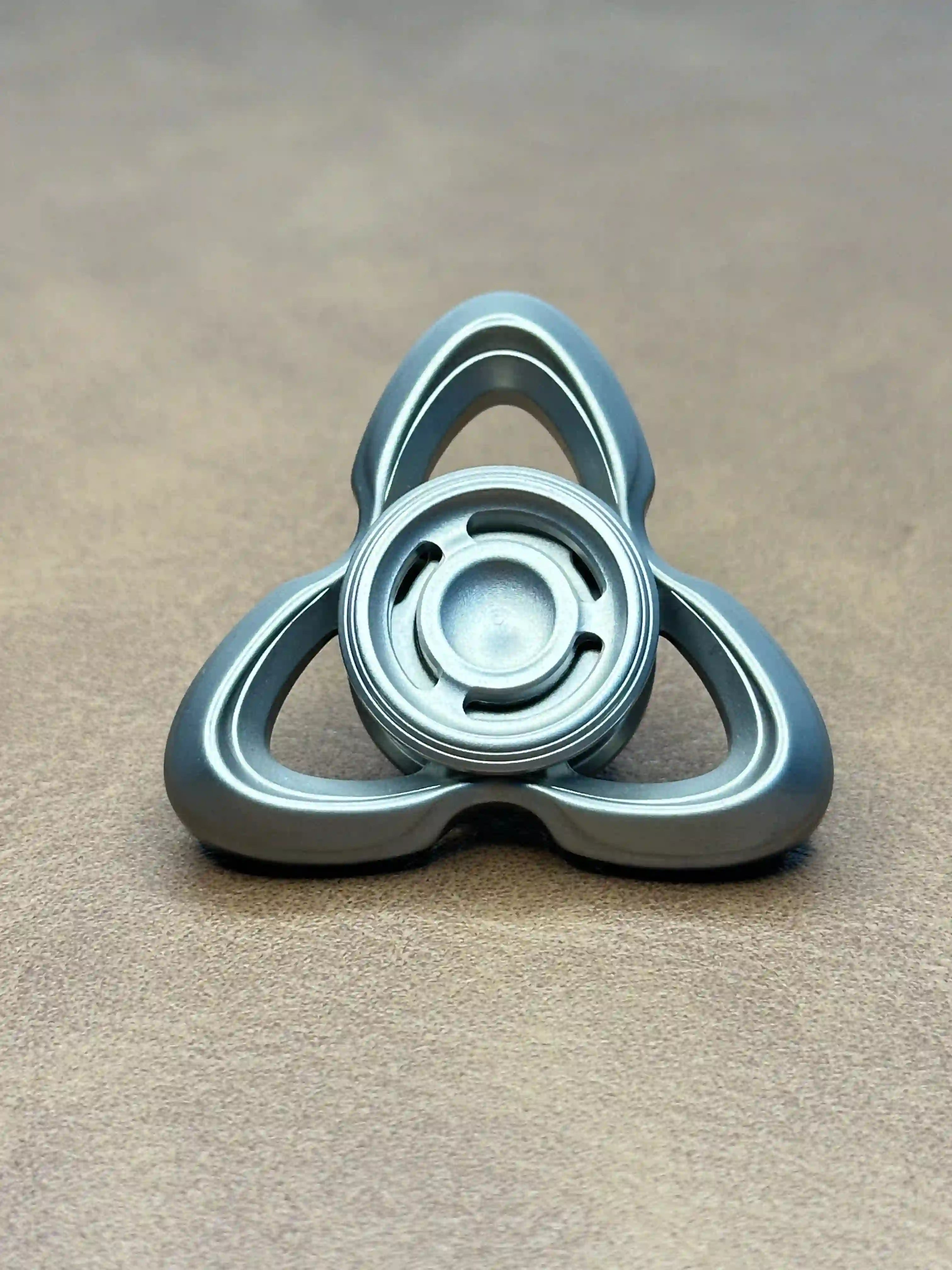 RelixRot Cat's Eye Finger Spinner