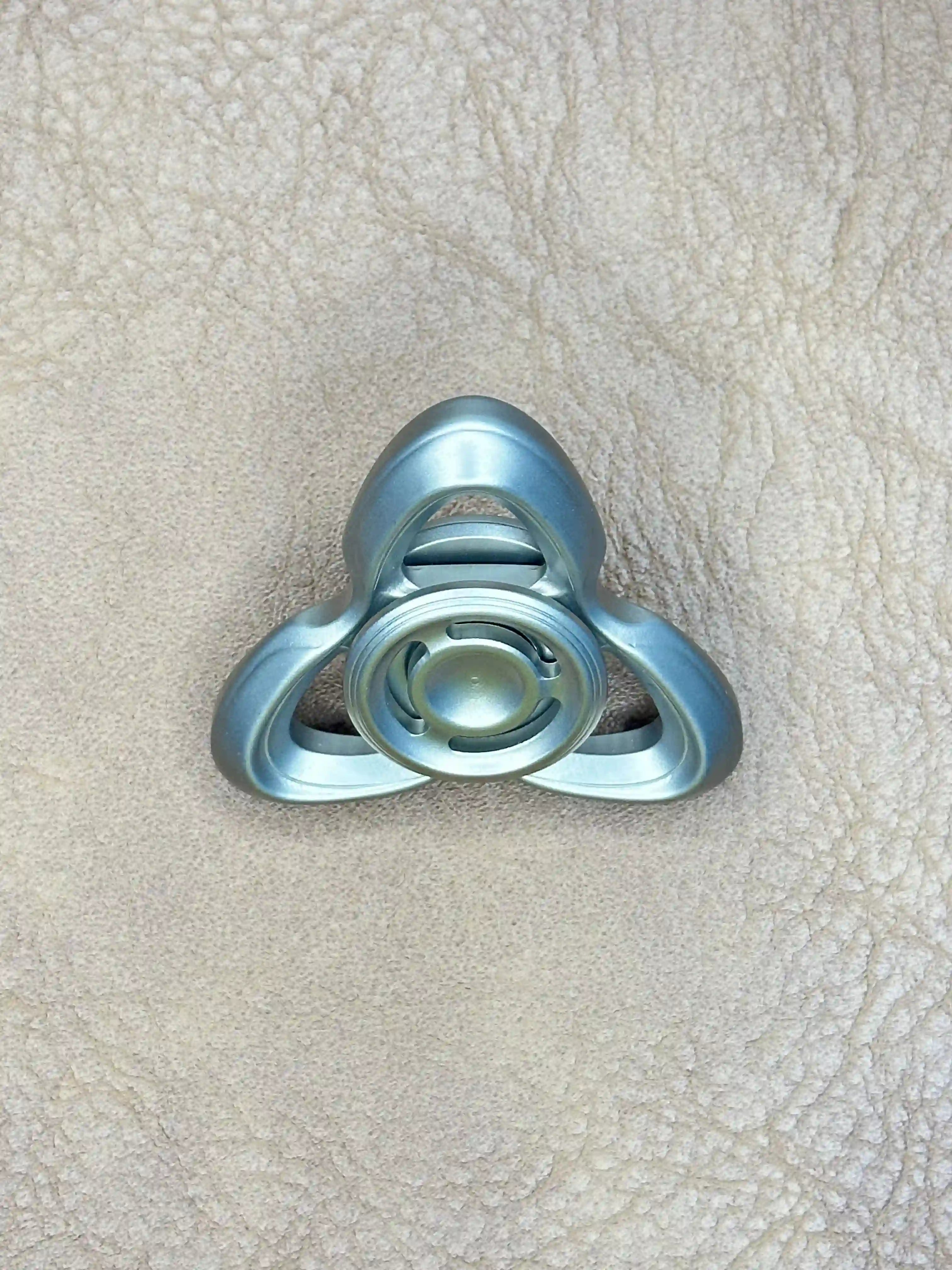 RelixRot Cat's Eye Finger Spinner