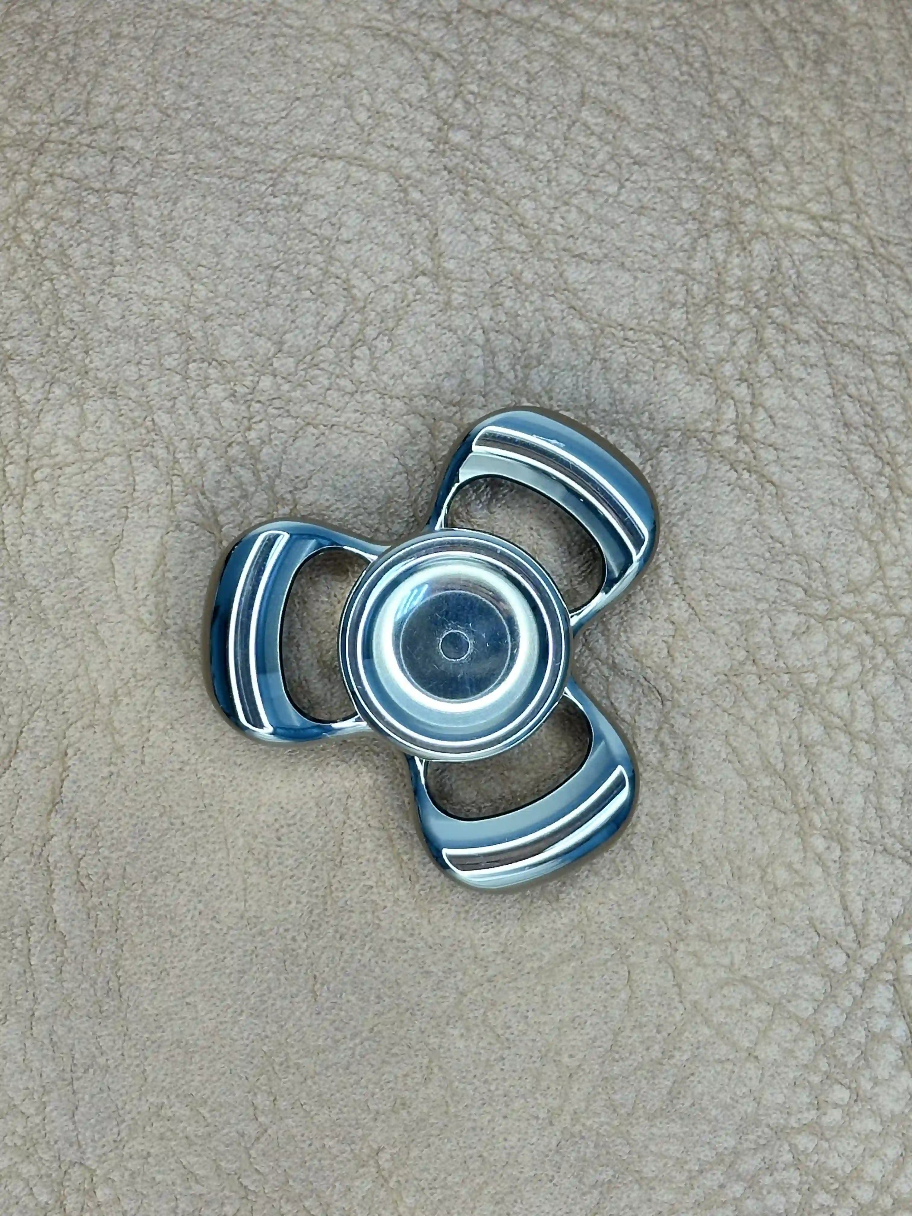 RelixRot Three-Leaf Finger Spinner