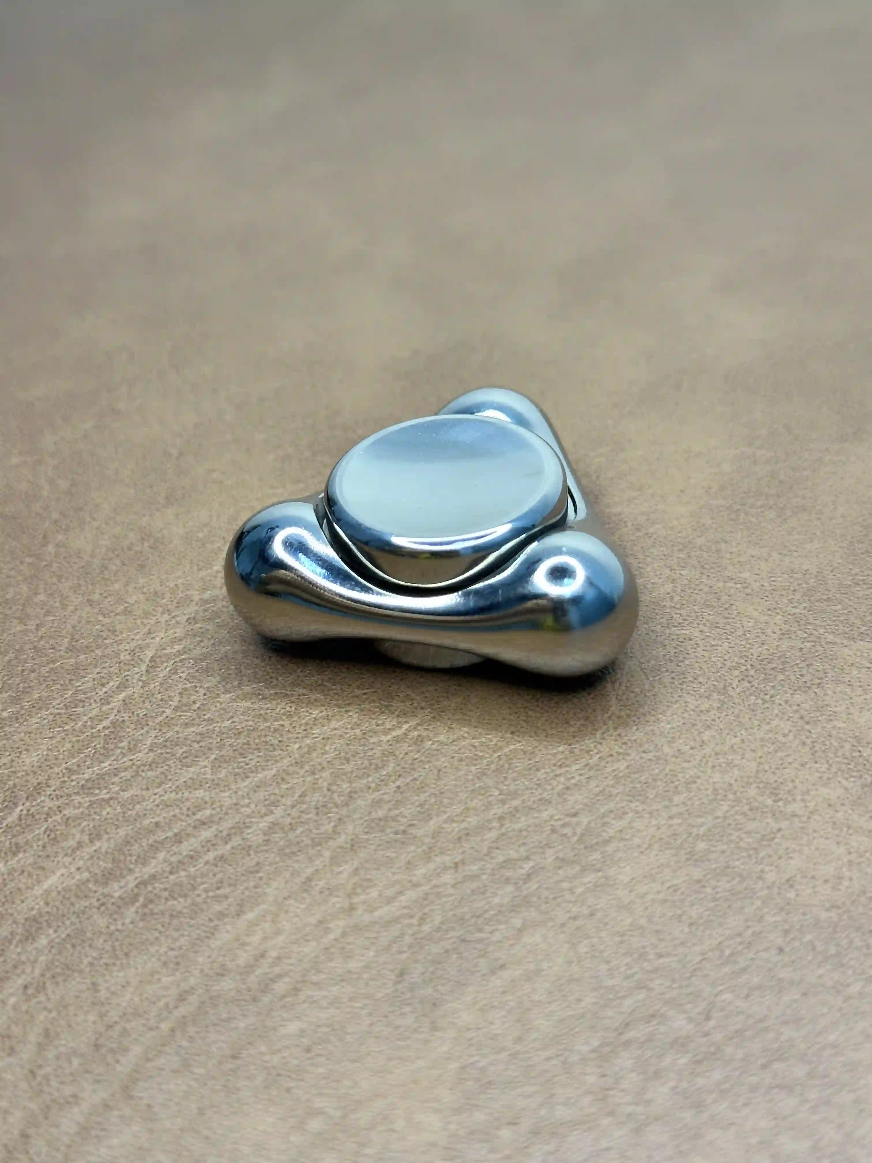 RelixRot Water Drop UFO Fingertip Spinner