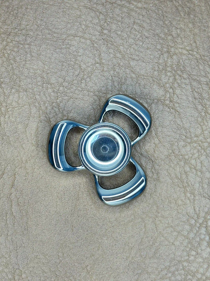 RelixRot Three-Leaf Finger Spinner